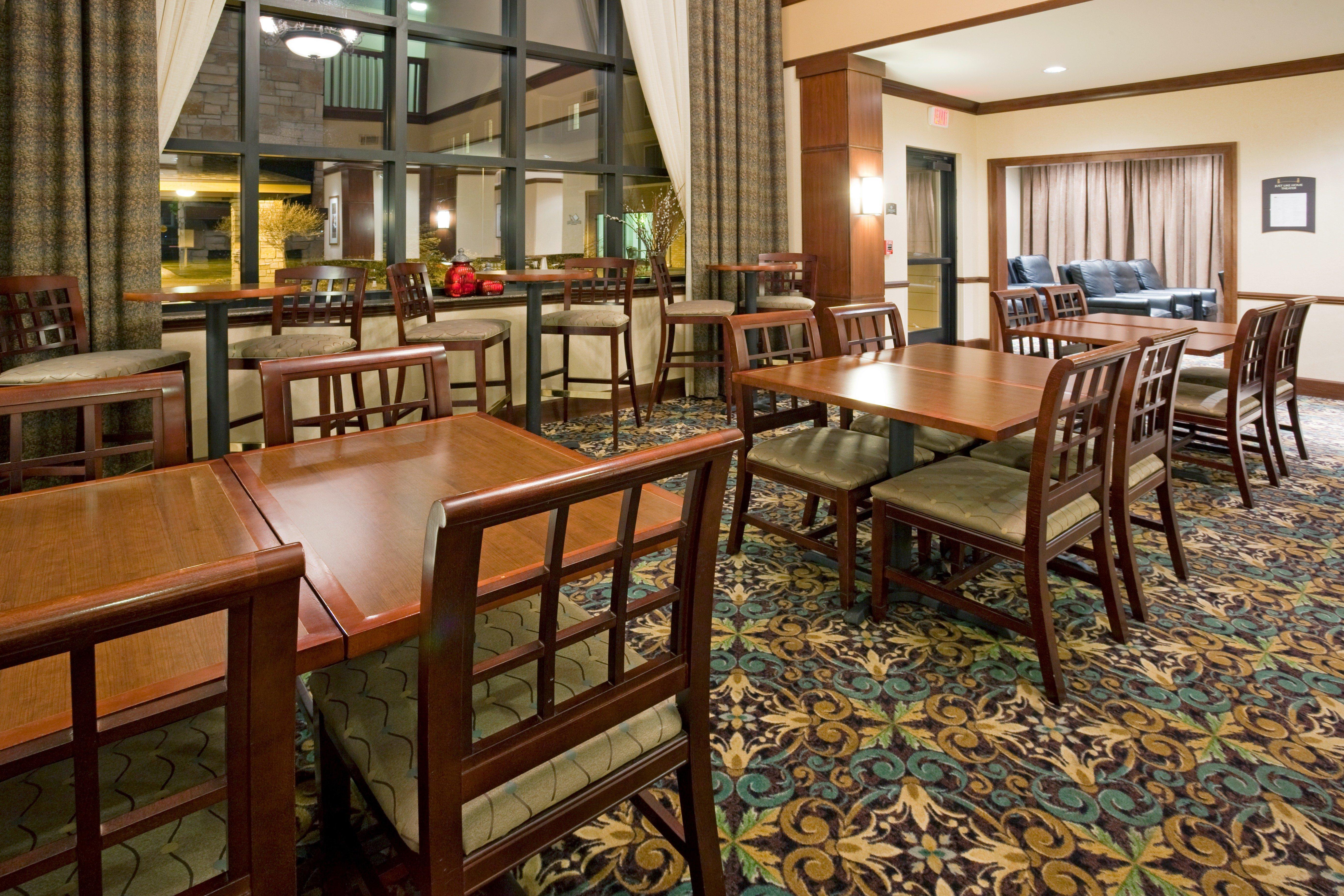 Staybridge Suites Milwaukee West-Oconomowoc By Ihg Bagian luar foto