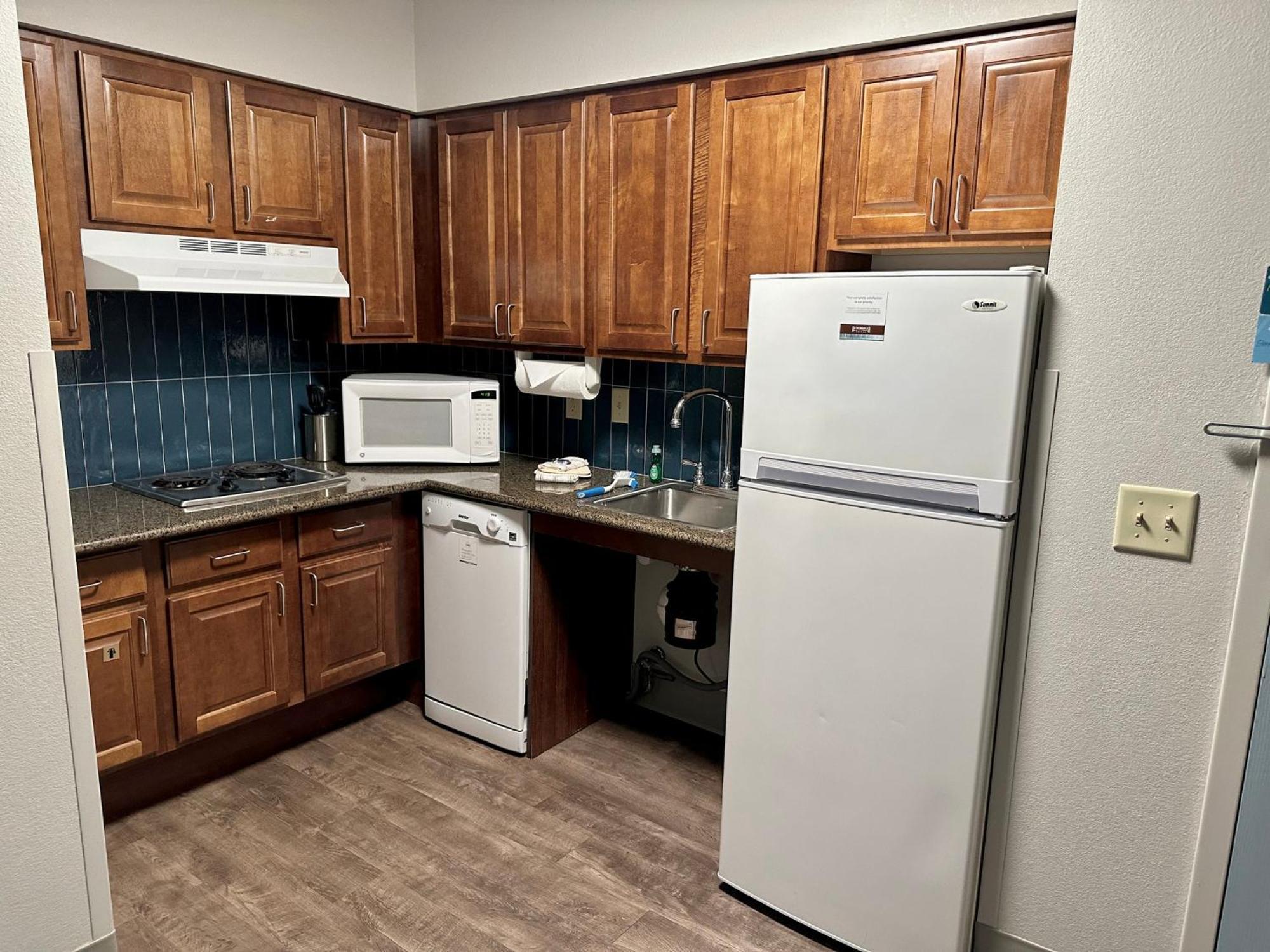 Staybridge Suites Milwaukee West-Oconomowoc By Ihg Bagian luar foto