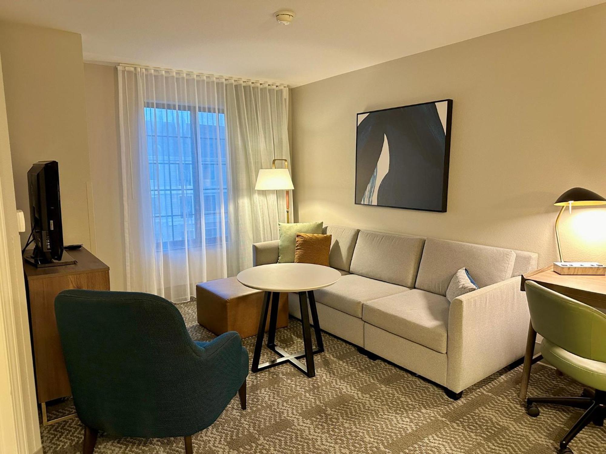 Staybridge Suites Milwaukee West-Oconomowoc By Ihg Bagian luar foto