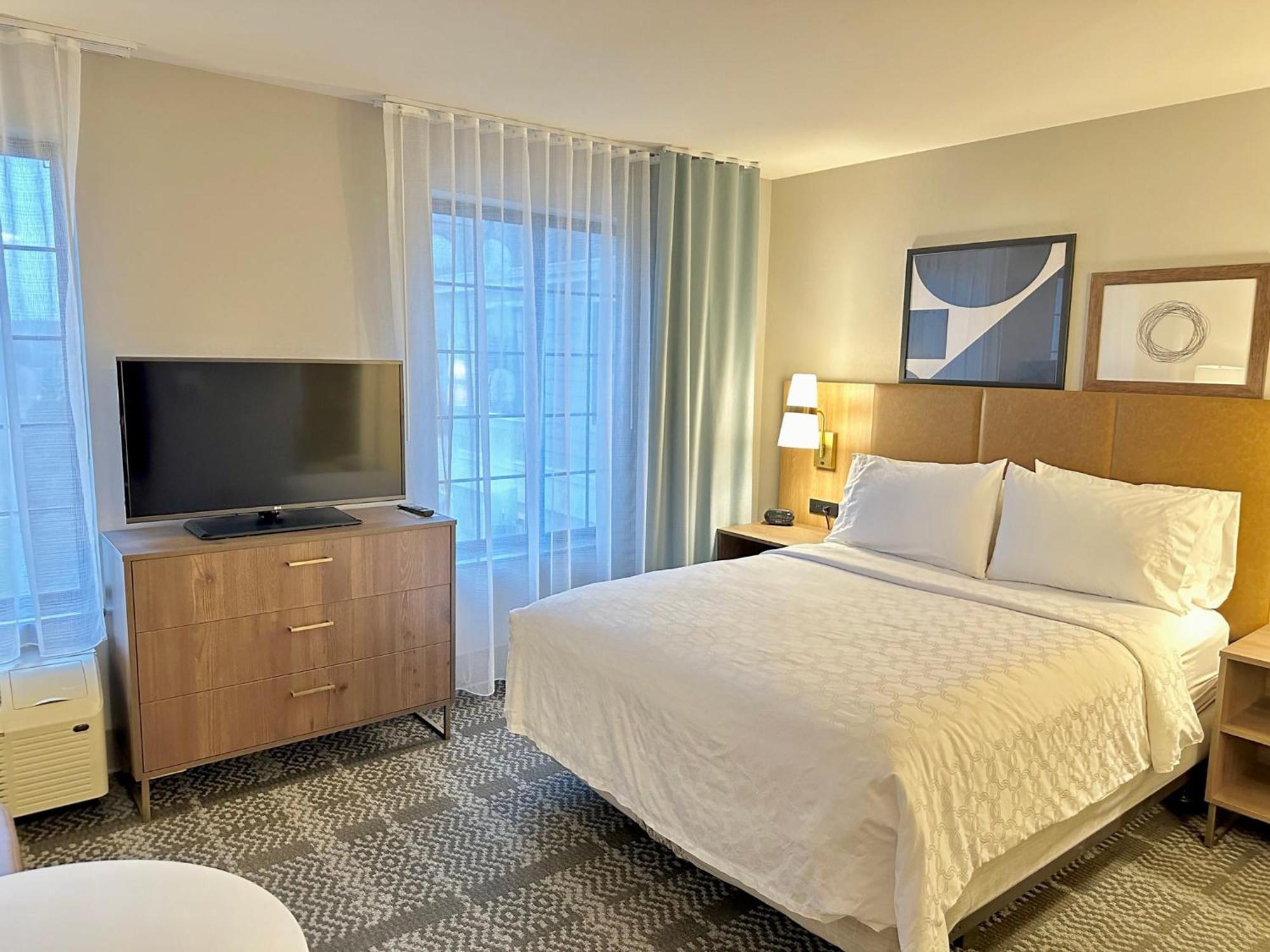 Staybridge Suites Milwaukee West-Oconomowoc By Ihg Bagian luar foto