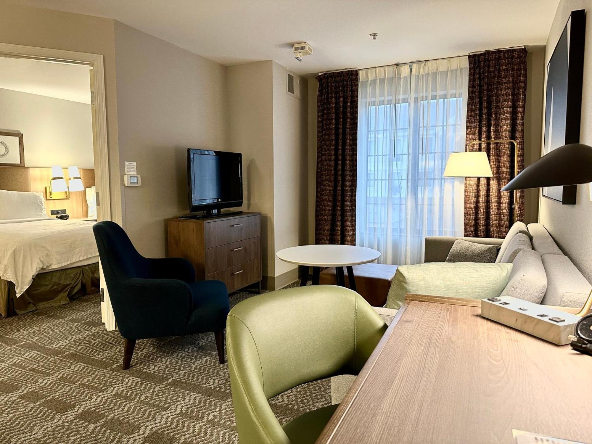 Staybridge Suites Milwaukee West-Oconomowoc By Ihg Bagian luar foto